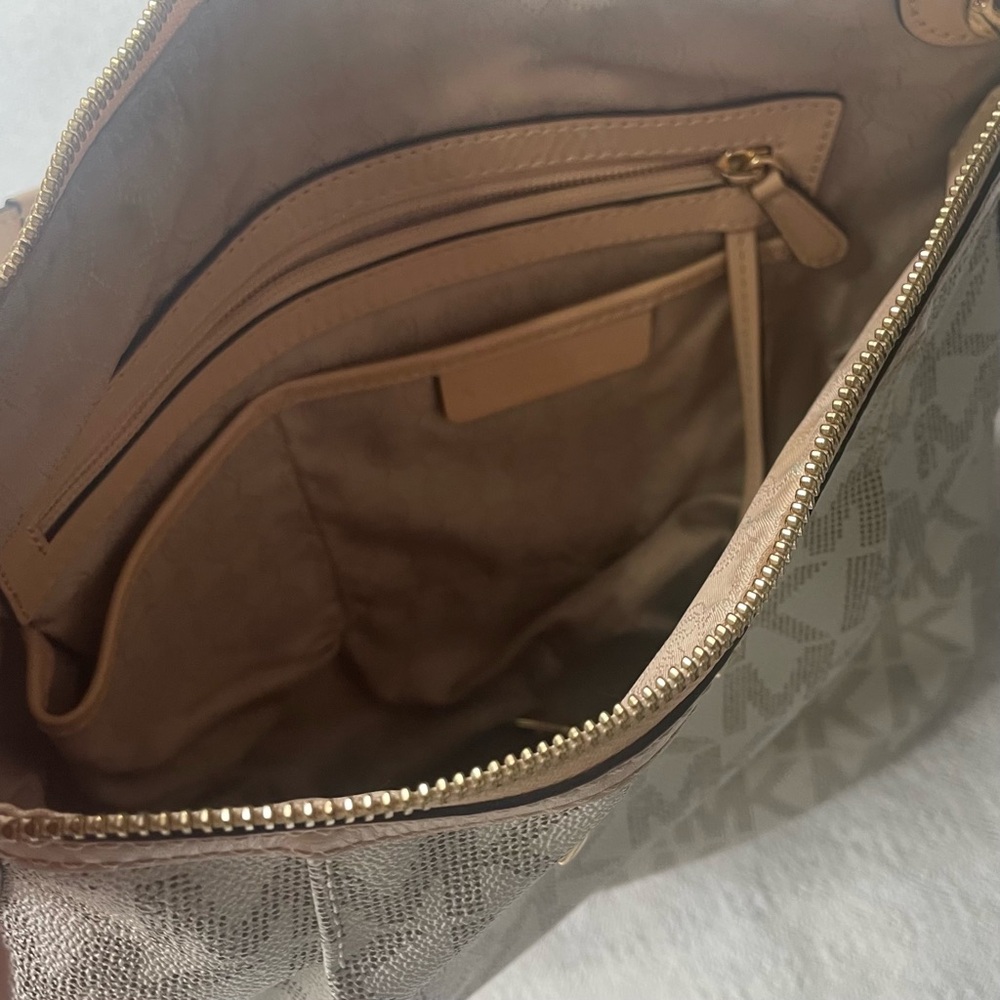 Michael‎ Kors Beige and Cream Women's Shoulder Bag~ Jet Set MK Logo - Picture 5 of 15